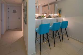 Frank Porter - Seven Hotel & Apartments - 3