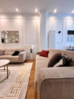 Spacious Family Apartment for 9 near Brussels Midi Station - 1