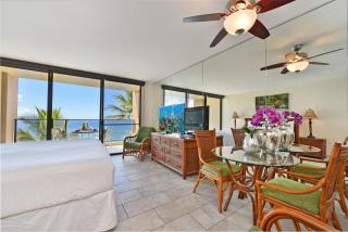 Mahana 602 · MA 602 Kaanapali OceanFront Studio Ocean View Pool - 3