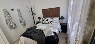 Dinky's Place - 7