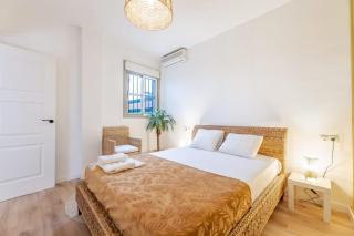 Charming 4-Bedroom Apartment in Malaga's Historic Center - 8