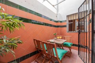 Charming 4-Bedroom Apartment in Malaga's Historic Center - 3