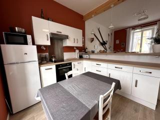 Maison familiale au coeur des volcans d'auvergne - 1