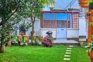 Lavish Luxury Homes - 4