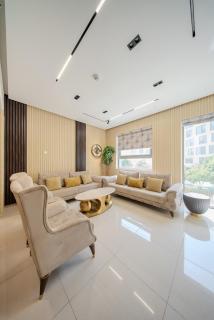 1BR Private Apt in Al Zahia - Pool View - Workstation - 4