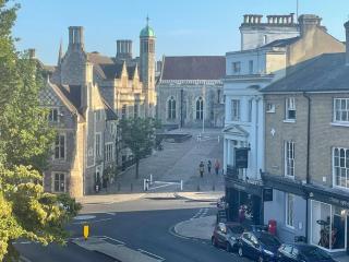 Luxury City Centre Apartment, Winchester - 5