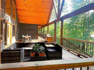 Whispering Winds Luxury Cabin in Hochatown - 6
