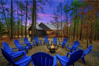 Whispering Winds Luxury Cabin in Hochatown - 0
