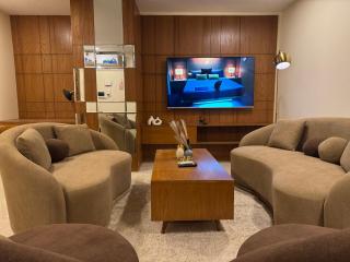 Skyluxe Designer Suites with rooftop Pool, Gym, Sauna & Self Check In - 1