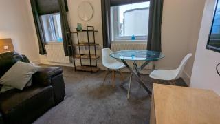 Captivating 1-Bed apartment Merthyr Tydfil - - 7