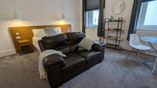 Captivating 1-Bed apartment Merthyr Tydfil - - 6
