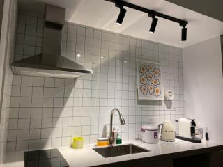 San Lorenzo Place Trendy Condo - 4