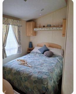 Cosy 8 Berth Caravan At Southview Park In Skegness Ref 33024E - 4