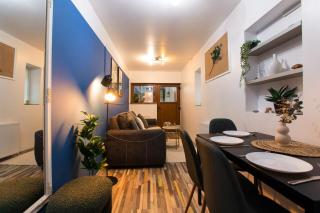 Central 2-Bedroom House with Shared Courtyard near Old Town Bucharest - 9