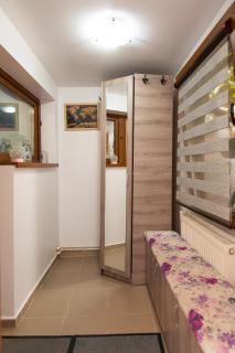 Central 2-Bedroom House with Shared Courtyard near Old Town Bucharest - 2
