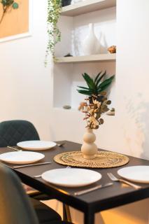 Central 2-Bedroom House with Shared Courtyard near Old Town Bucharest - 1