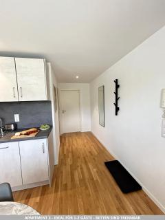 Basilisk Homes - in Grenzach-Wyhlen bei Basel - 4 x Moderne Fewos je 1bis2, 1bis4 oder 1bis6 Pers mit Küche und Balkon oder Terrasse - Parkplätze vorhanden - 2