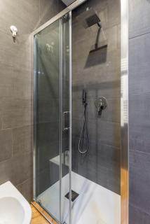 B Home - Modern Elegance for 4 People - 5