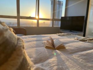 Panoramic water views Heated Pool, Sauna, Home theatre, Tennis court - 4