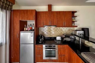 3Bed Villa - Sleeps 6 - Pool Garden Balcony - 4