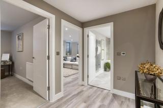 Elliot Oliver - Luxury 2 Bedroom, 2 Bathroom Apt with Parking - 3