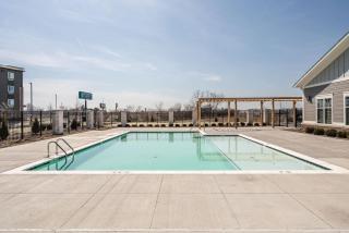 The Maureen Whitestown - 3