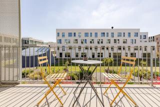 FIRST Modern Studio/ balcony/ free car park/ 2P - 3