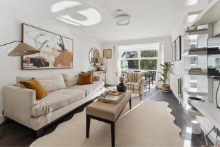 Elegant 1-Bed Flat with Parking & Long Walk Views - 8
