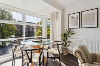 Elegant 1-Bed Flat with Parking & Long Walk Views - 6