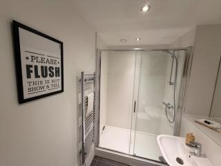 New Luxury 2 Bed Open Plan Apartment! City Centre - 3