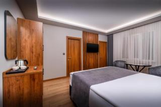 Hotel And free shuttle - 3