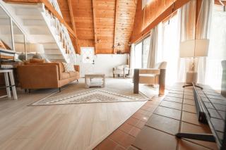 Sequoia Vintage A-frame River Retreat - 7