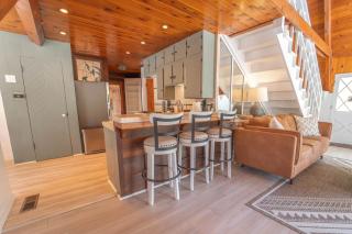 Sequoia Vintage A-frame River Retreat - 8