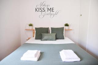 Tejo River View Classic Flat in Lisbons Historic Heart - 2