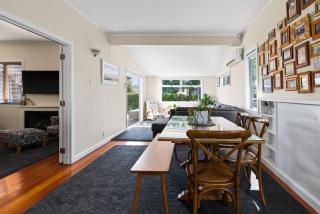 Beautiful Large Central Napier Home - 3
