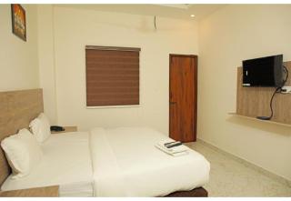 Redfox Service Apartment DLF - 8