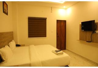 Redfox Service Apartment DLF - 6