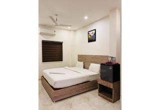 Redfox Service Apartment DLF - 4