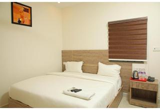 Redfox Service Apartment DLF - 3