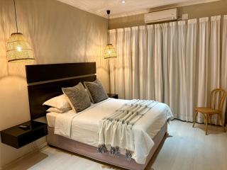 The Suburban Guest House - 5
