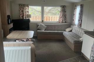 3 Bed Caravan - Sleeps 6 - Pets - 5 min to Beach - 7