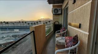 The View - Luxury One bedroom Apartment - 1