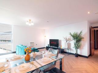 Luxury 2-Bedroom City Centre Apartment in the Heart of Leeds - 6