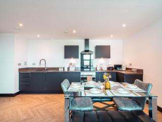 Luxury 2-Bedroom City Centre Apartment in the Heart of Leeds - 1