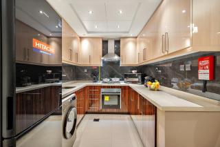 FIRST CLASS 1BR Stylish , Modern Comfort - 2