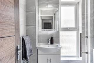 Stylish Duplex Apartment, Sleeps 2, Bedford - 4