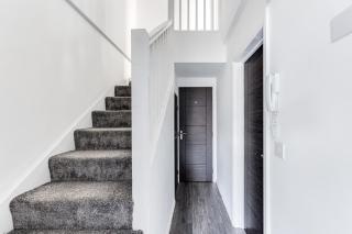 Stylish Duplex Apartment, Sleeps 2, Bedford - 2