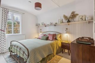 Enchanting One-Bedroom Cottage Hideaway in Windsor - 5
