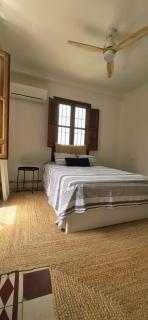 Las golondrinas casa boutique con piscina y terrazas a 10 m del centro de Granada - 1