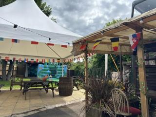 The Pub Garden Hideout - 2